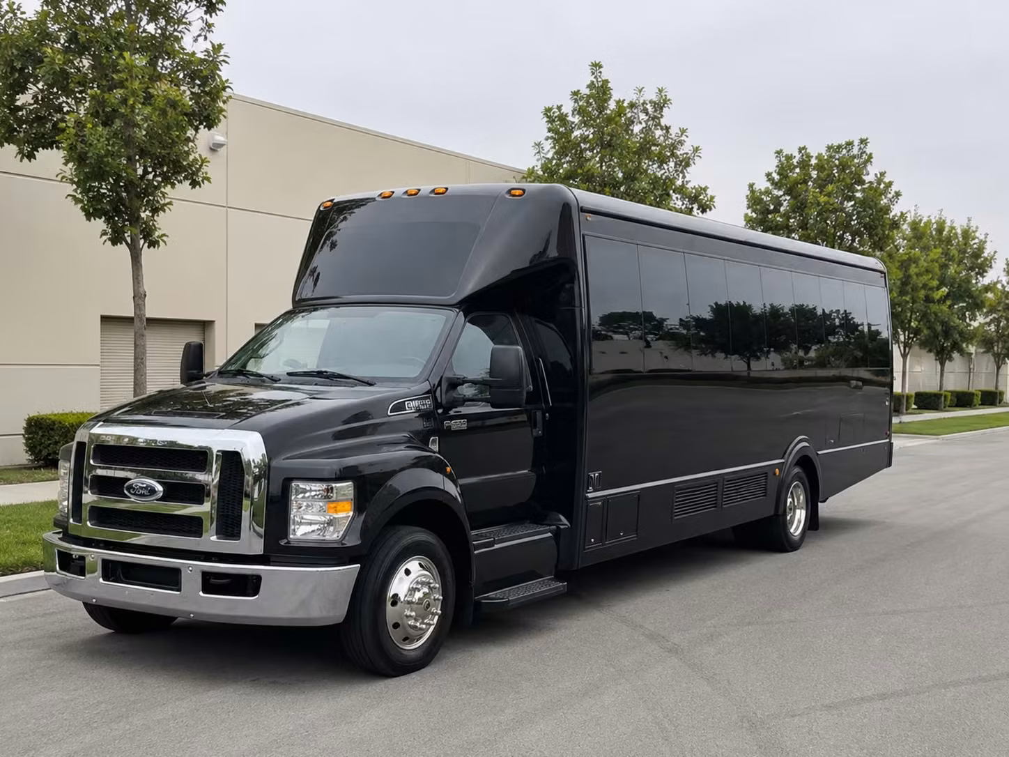 book a party bus for concerts at gilley s dallas and trees